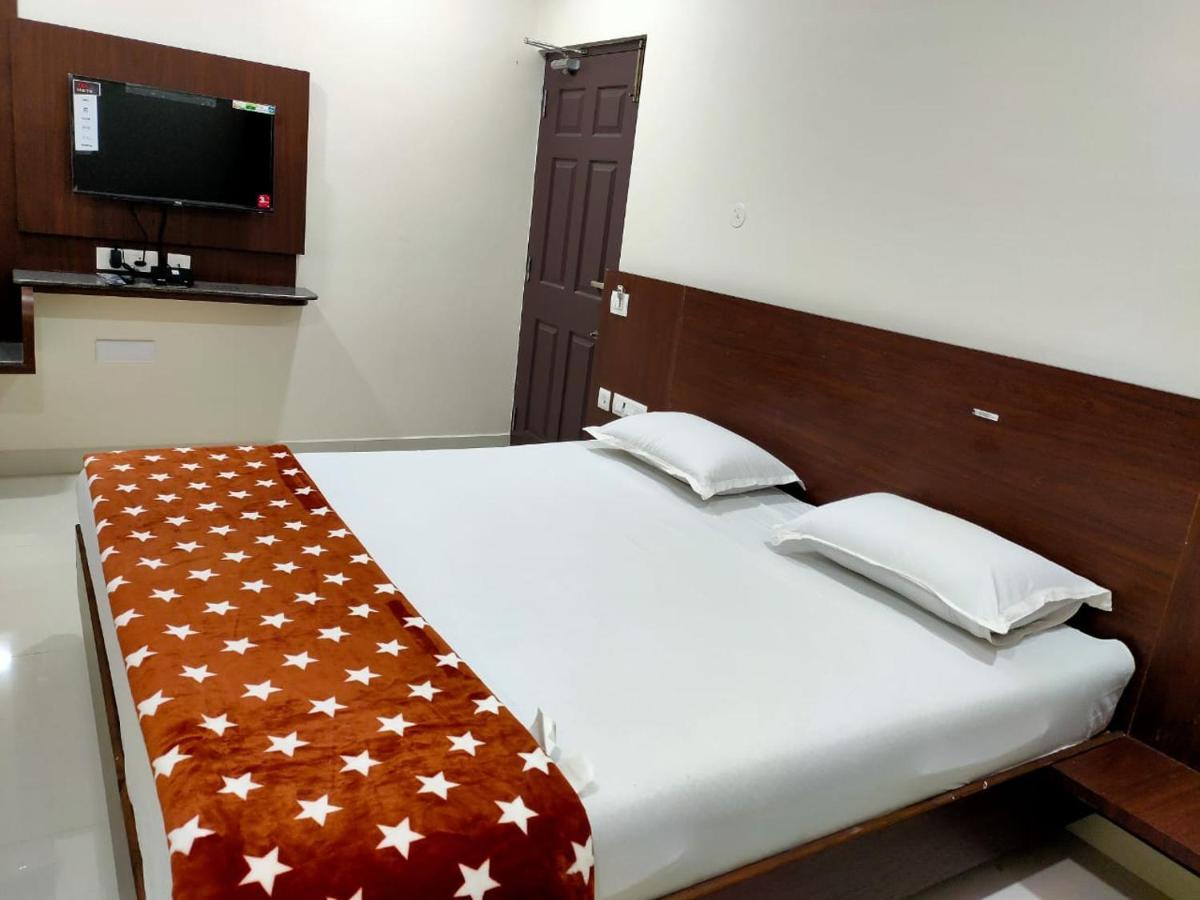 Sri Krishna Residency Hotel Eluru Exterior foto