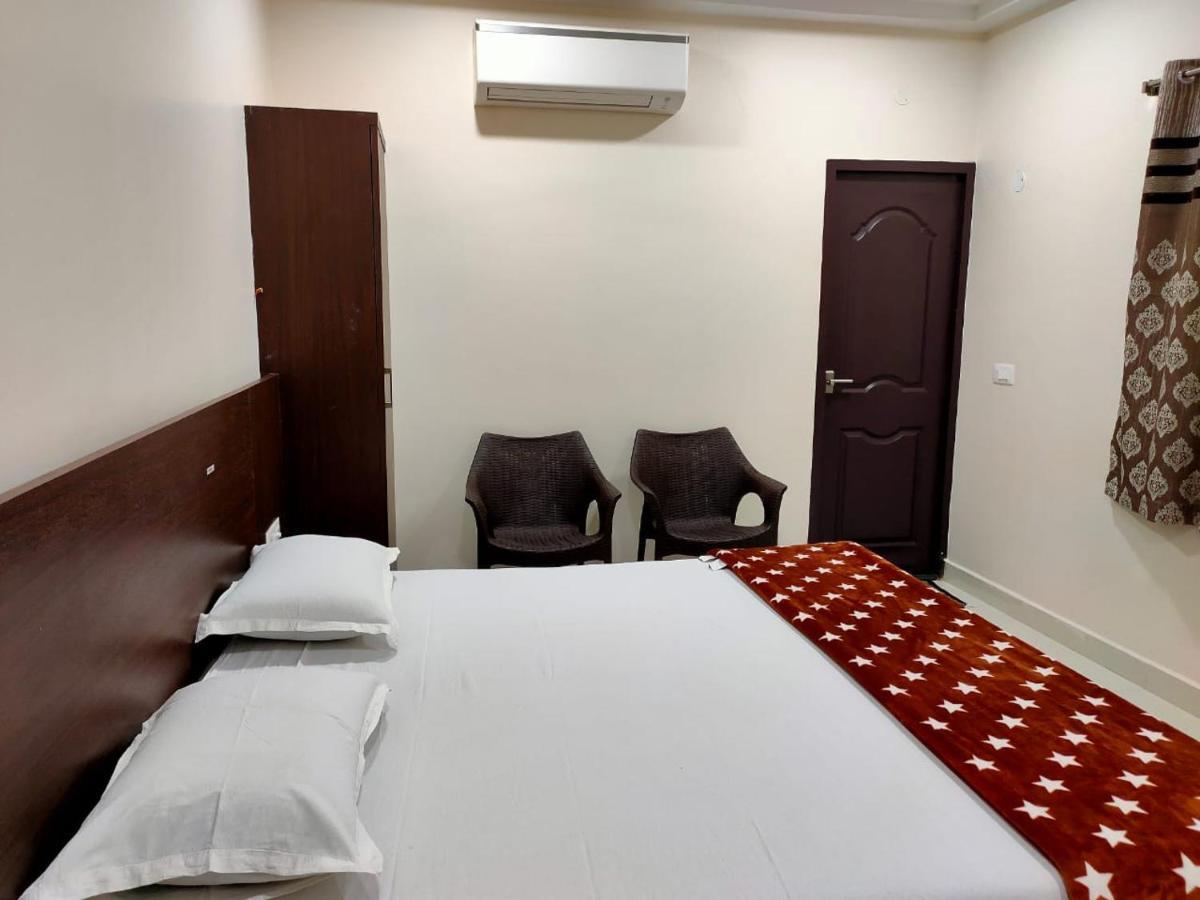 Sri Krishna Residency Hotel Eluru Exterior foto